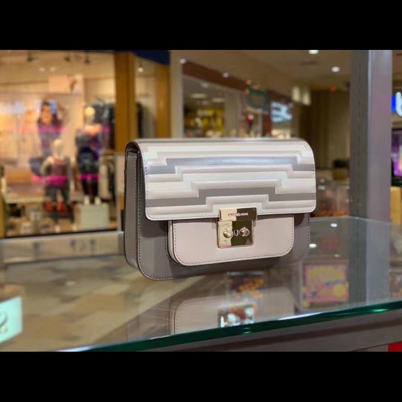 Michael Kors Sloan Editor - Picture 6 of 9